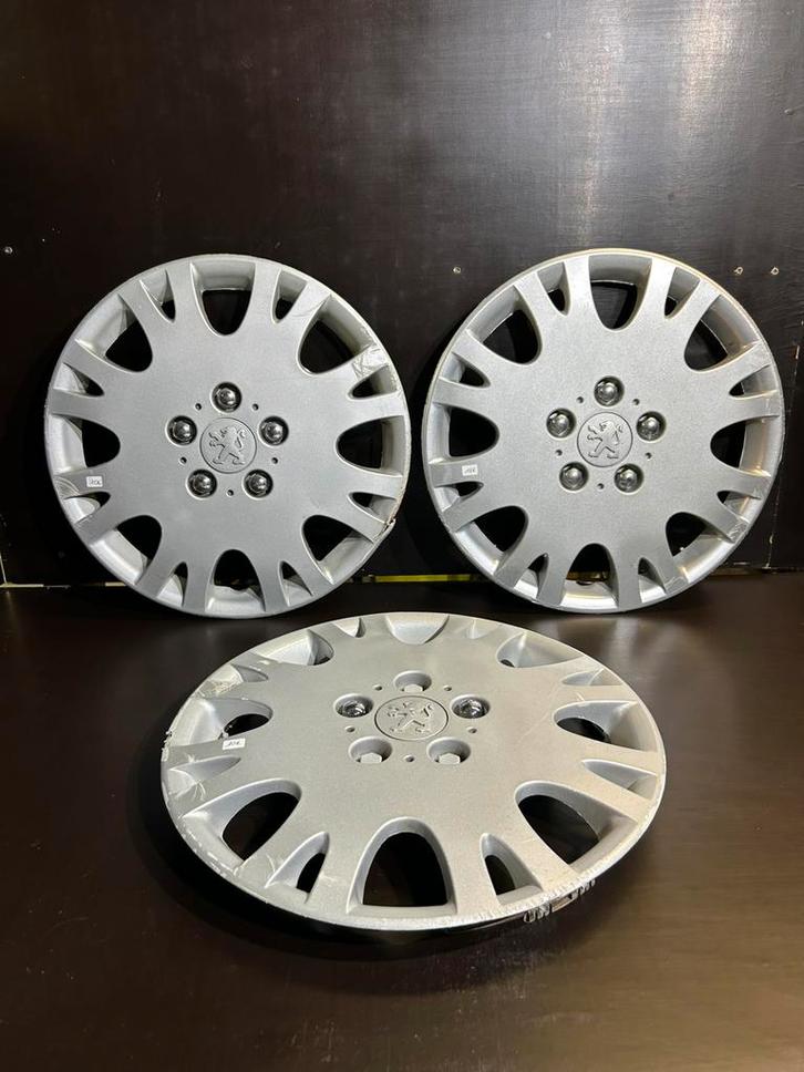 3 wieldoppen Peugeot partner 206,207,208,208,307,308 15", Auto diversen, Wieldoppen, Gebruikt, Ophalen of Verzenden