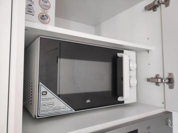 Micro-ondes OK OMW 2024-1 W – Comme neuf, Elektronische apparatuur, Microgolfovens, Ophalen, Zo goed als nieuw, Draaiplateau, Vrijstaand
