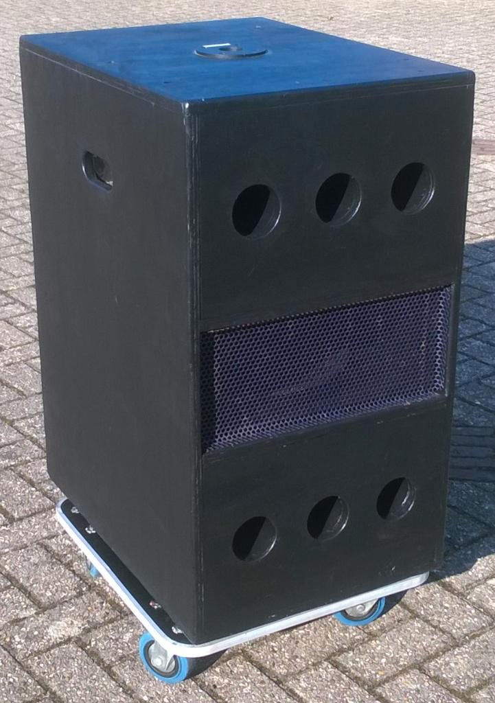Subs 2x15 inch 800 Watt bandpass, 2 stuks, Audio, Tv en Foto, Luidsprekerboxen, Zo goed als nieuw, Subwoofer, 120 watt of meer