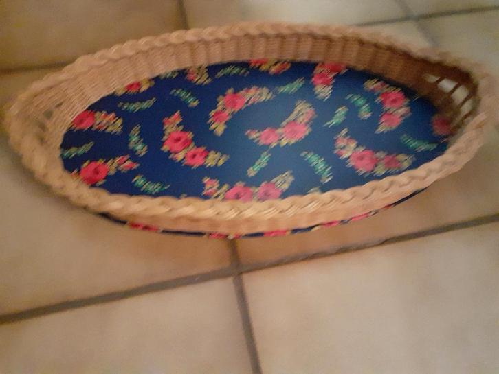 rieten mand /  schaal, Huis en Inrichting, Woonaccessoires | Schalen en Manden, Gebruikt, Schaal, Ovaal, Hout, Ophalen of Verzenden