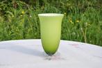 vase vert opaque pied triptique, Maison & Meubles, Accessoires pour la Maison | Vases, Moins de 50 cm, Enlèvement ou Envoi, Verre