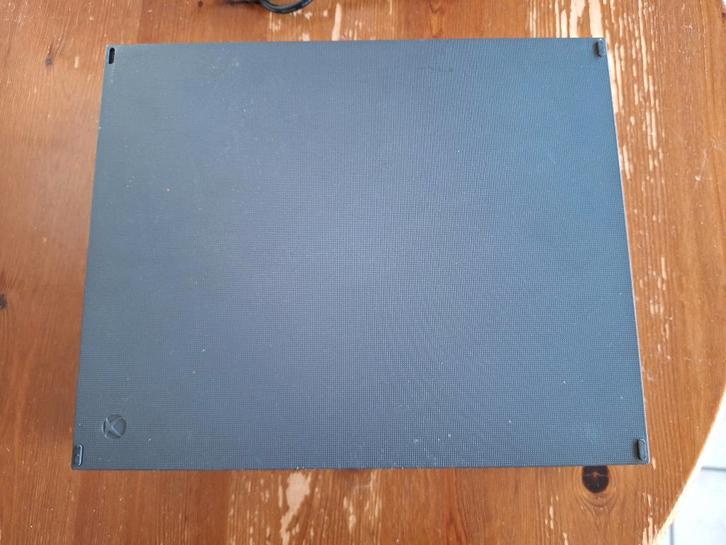 XBOX One X 1 TB met 1 controller en 8 spelletjes, Games en Spelcomputers, Spelcomputers | Xbox One, Gebruikt, Xbox One X, 1 TB