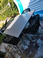 Grijs metalen tafel en grijs/zwart geweven stoelen, Ophalen, Eettafel, Tuinset