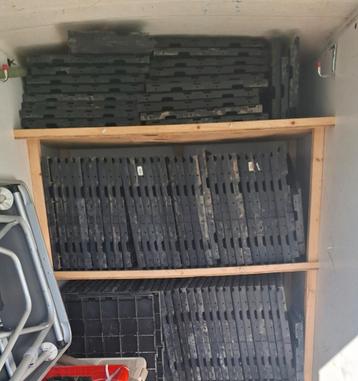 84 hele Isabella floor tegels plus passtukken  beschikbaar voor biedingen