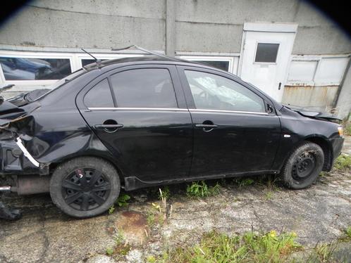 Mitsubishi Lancer ongeval wagen, Auto diversen, Ongevalwagen, Handgeschakeld, Benzine, Overige carrosserie, Zwart, Ophalen