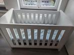 Kinderbed (baby) + commode, Kinderen en Baby's, Kinderkamer | Complete kinderkamers, Ophalen of Verzenden, Zo goed als nieuw