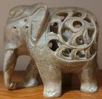 Stenen beeldje van olifantje met klein olifantje erin, Antiek en Kunst, Ophalen of Verzenden