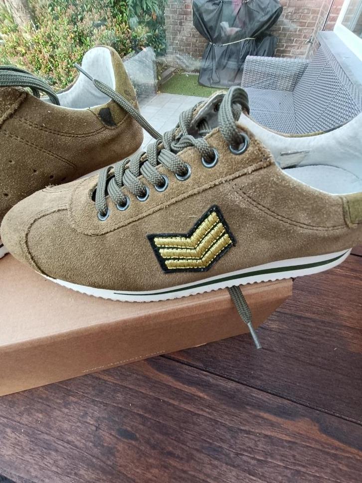 Nieuwe kaki groene sneakers TANGO maat 38, Kleding | Dames, Schoenen, Nieuw, Sneakers, Groen, Ophalen of Verzenden