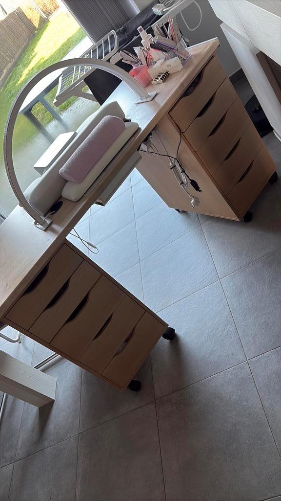 Bureau prothésiste ongulaires, Maison & Meubles, Bureaux, Comme neuf, Bureau, Enlèvement