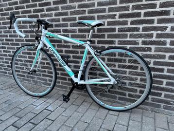 Dames Meisjes koers race fiets Capricia maat 48 beschikbaar voor biedingen