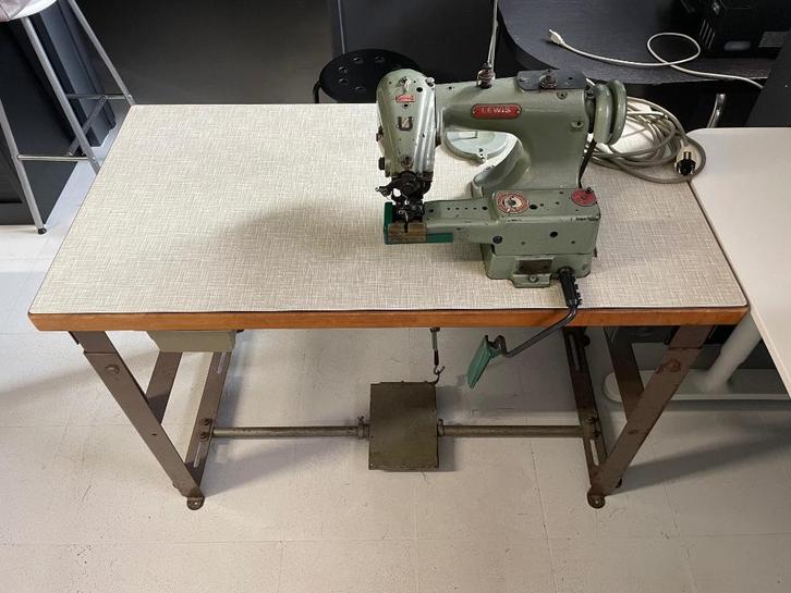 Naaimachine blindzoom Lewis, Hobby en Vrije tijd, Naaimachines en Toebehoren, Gebruikt, Naaimachine, Overige merken, Industrieel
