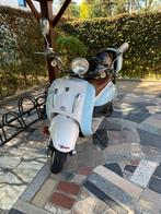 Borsalino motorfiets met twee helmen, Benzine, Zo goed als nieuw
