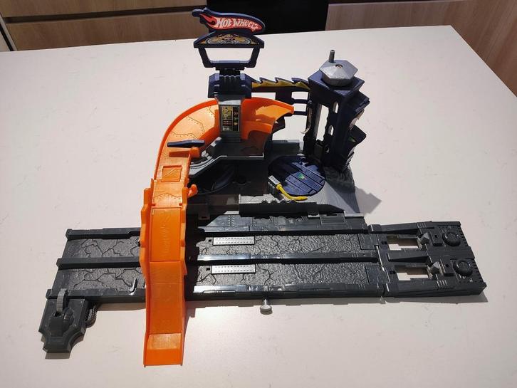 Hot Wheels Lanceerplatform + Auto’s, Kinderen en Baby's, Speelgoed | Racebanen, Gebruikt, Racebaan, Handmatig, Hot Wheels, Ophalen of Verzenden