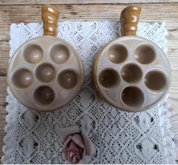 2 Franse gres escargot / slakken ovenschaaltjes beschikbaar voor biedingen