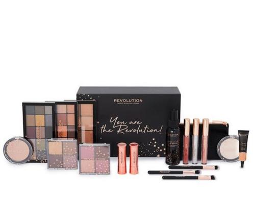 Make-up Revolution Gift Box NIEUW, Handtassen en Accessoires, Uiterlijk | Cosmetica en Make-up, Nieuw, Make-up, Ophalen of Verzenden