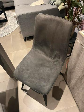 Stoelen 6 stuks beschikbaar voor biedingen