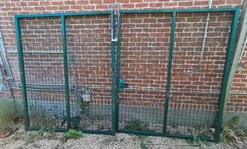 Dubbele tuinpoort (B300cm x H175cm) beschikbaar voor biedingen