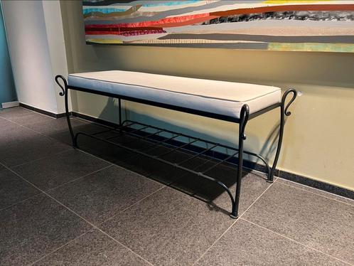 (Tuin-)bank voor binnen/buiten van smeedijzer + kussen, Tuin en Terras, Tuinbanken, Zo goed als nieuw, Overige materialen, Ophalen