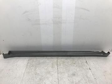 SIDESKIRT LINKS Toyota Avensis Wagon (T27) (01-2008/10-2018) beschikbaar voor biedingen