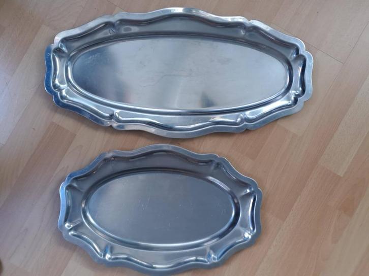 2 Beaux grands plats en inox, Huis en Inrichting, Keuken | Servies, Gebruikt, Ophalen of Verzenden