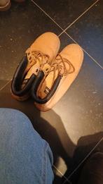 Bottine jaune, Envoi, Comme neuf