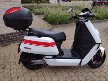 Niu NGT elektrische scooter disponible aux enchères