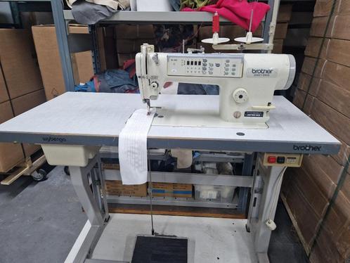 Brother industrie naaimachine full automaat VERKOCHT, Hobby en Vrije tijd, Naaimachines en Toebehoren, Gebruikt, Naaimachine, Brother