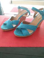Nieuwe nooit gedragen turquoise nubucksandalen, Ophalen, Nieuw, Blauw