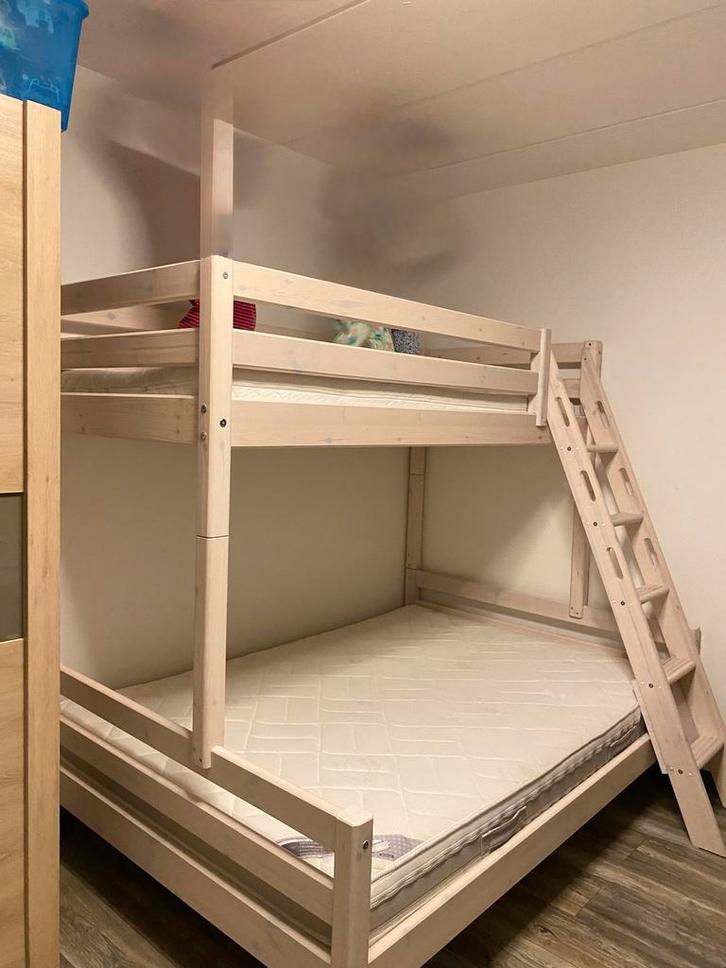 Driepersoons stapelbed, Huis en Inrichting, Slaapkamer | Stapelbedden en Hoogslapers, Zo goed als nieuw, Stapelbed, 90 cm, 200 cm