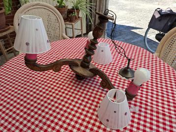 OUDE HOUTEN LUCHTER MET 3 ARMEN beschikbaar voor biedingen