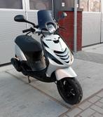 Piaggio Zip 4-Takt Scooter Glans Zilver ALPHA LED (B-klasse), Fietsen en Brommers, Zo goed als nieuw, 50 cc, Ophalen, Overige merken