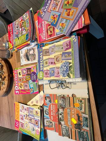 Lot 3 d boeken en prenten beschikbaar voor biedingen