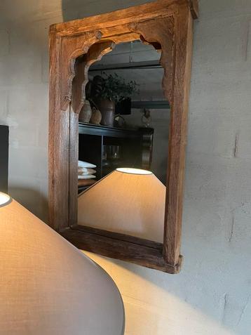 Cadre en bois avec miroir