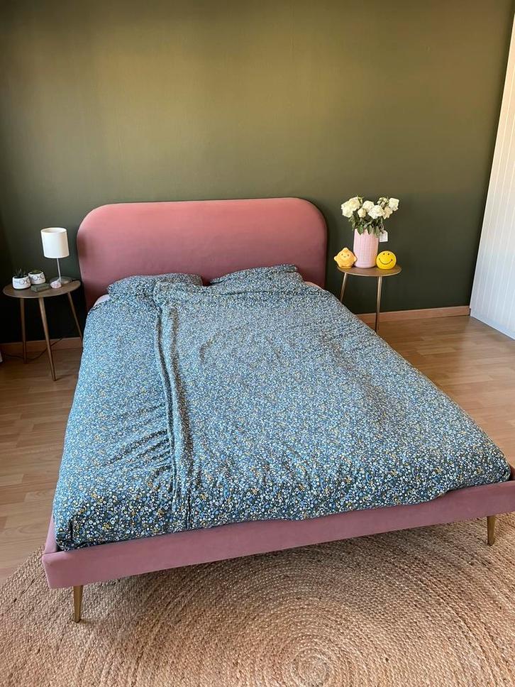 Mooi tweepersoonsbed in roze stof, Maison & Meubles, Chambre à coucher | Lits, Utilisé, 200 cm, Tissu, Enlèvement