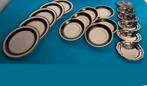 Borden.   + onderzetters, Enlèvement, Comme neuf, Assiettes(s)