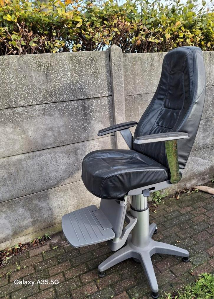 Kapitein stoel, Watersport en Boten, Beroepsscheepvaart, Zo goed als nieuw, Ophalen