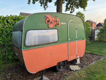 Vintage caravan De Reu (incl. lichtbalk voor aanhanger) beschikbaar voor biedingen