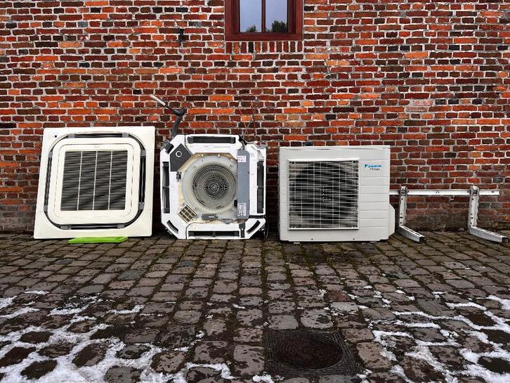 Daikin Airco (verwarmen en koelen), Elektronische apparatuur, Airco's, Gebruikt, Plafondventilator, 100 m³ of groter, 3 snelheden of meer