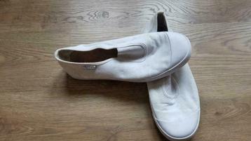witte turnpantoffels maat 39 Rucanor beschikbaar voor biedingen