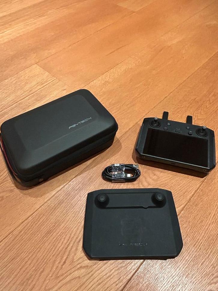 DJI Smart Controller RM500, Audio, Tv en Foto, Drones, Zo goed als nieuw, Ophalen
