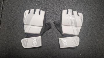 Outshock bokshandschoenen beschikbaar voor biedingen