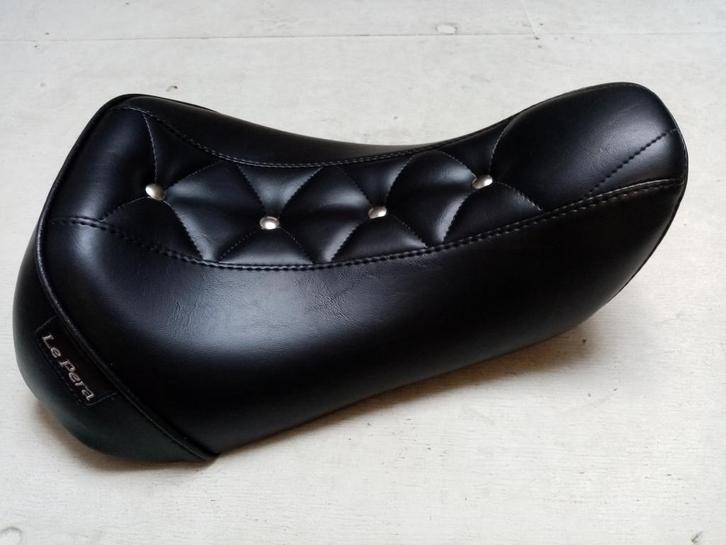 Avanti Stitch zadel Sportster XL bj 2004-2006 of 2010-2022, Motoren, Onderdelen | Harley-Davidson, Nieuw, Ophalen of Verzenden