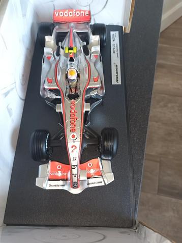 Formule 1 Lewis Hamilton  beschikbaar voor biedingen