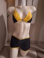 100% latex.strandset bikini en omslagrok paars en geel, Kleding | Dames, Badmode en Zwemkleding, Ophalen of Verzenden, Zo goed als nieuw