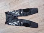 Richa assen lederen broek, Ophalen