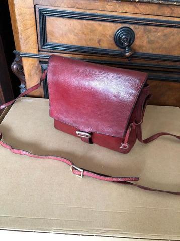 Delvaux kleine tas. Toont slijtage, veel gebruikt en toch he beschikbaar voor biedingen