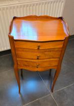 Prachtig oud nachtkastje, Antiek en Kunst, Antiek | Meubels | Kasten, Ophalen