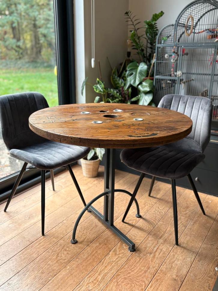 Table industrielle à vendre., Maison & Meubles, Tables | Tables à manger, Comme neuf, 50 à 100 cm, 50 à 100 cm, Quatre personnes