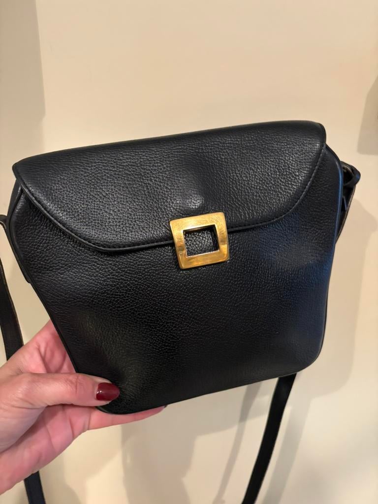 DELVAUX Amité zwart cross over tas, Handtassen en Accessoires, Tassen | Damestassen, Zo goed als nieuw, Handtas, Zwart, Ophalen of Verzenden