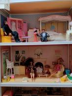 Barbie huis + kleren set barbie, Kinderen en Baby's, Speelgoed | Poppenhuizen, Poppenhuis, Gebruikt, Ophalen